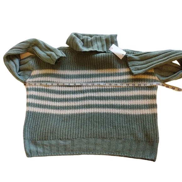 So Sweater Womens XS Cropped Textured Turtleneck Long Sleeve - Picture 8 of 11